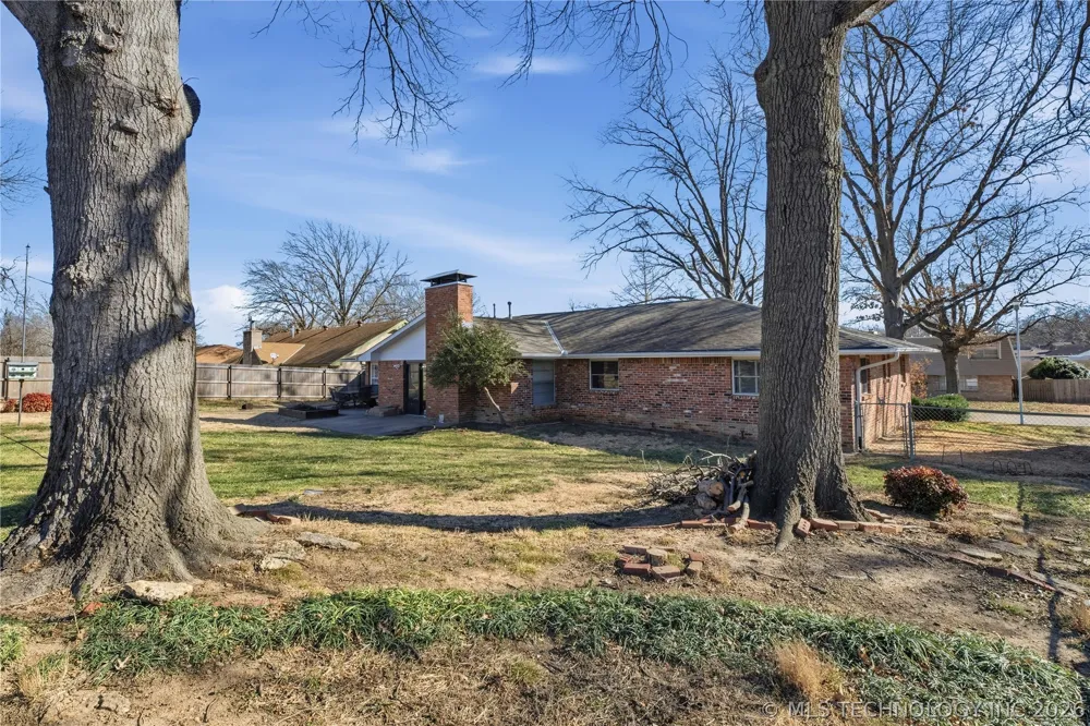 1037 Meadow Drive Bartlesville, OK 74006