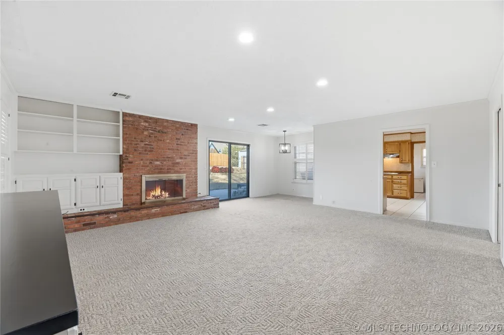 1037 Meadow Drive Bartlesville, OK 74006