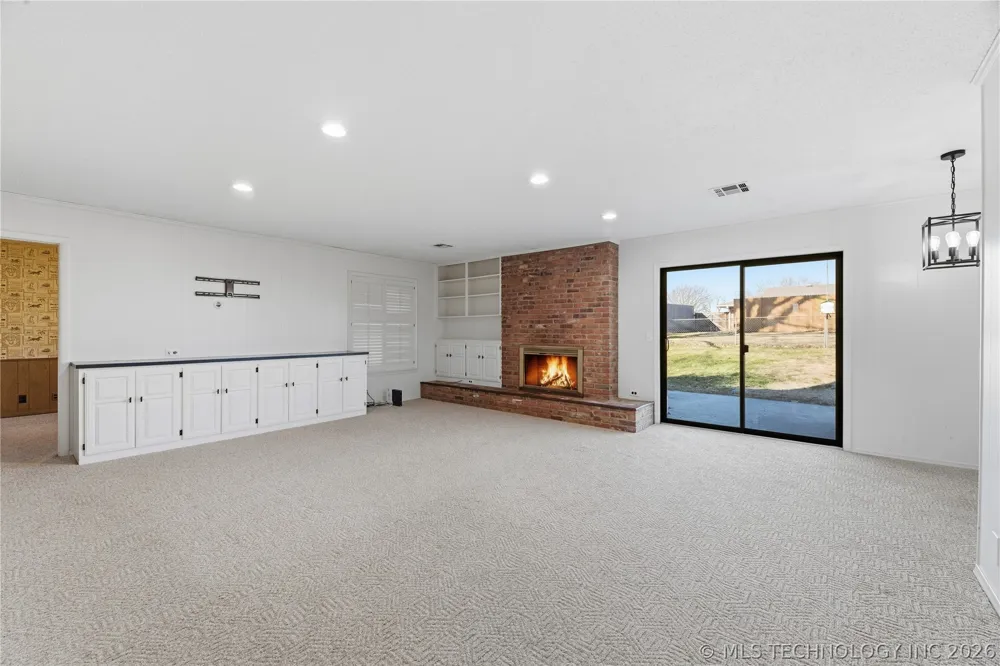 1037 Meadow Drive Bartlesville, OK 74006
