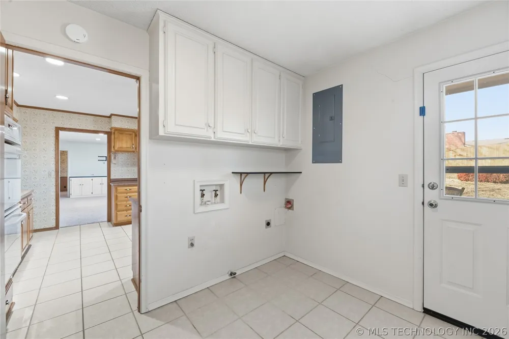 1037 Meadow Drive Bartlesville, OK 74006