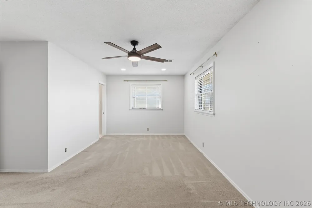 1037 Meadow Drive Bartlesville, OK 74006