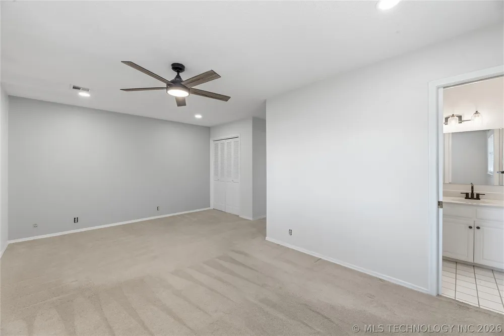 1037 Meadow Drive Bartlesville, OK 74006