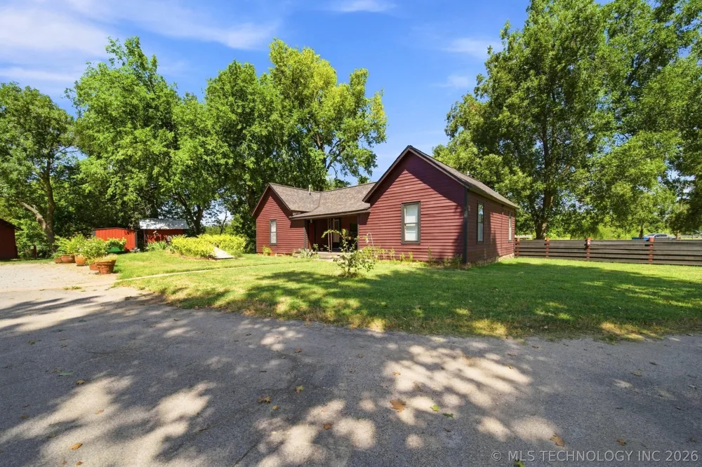 1217 Kansas Street Pawnee, OK 74058