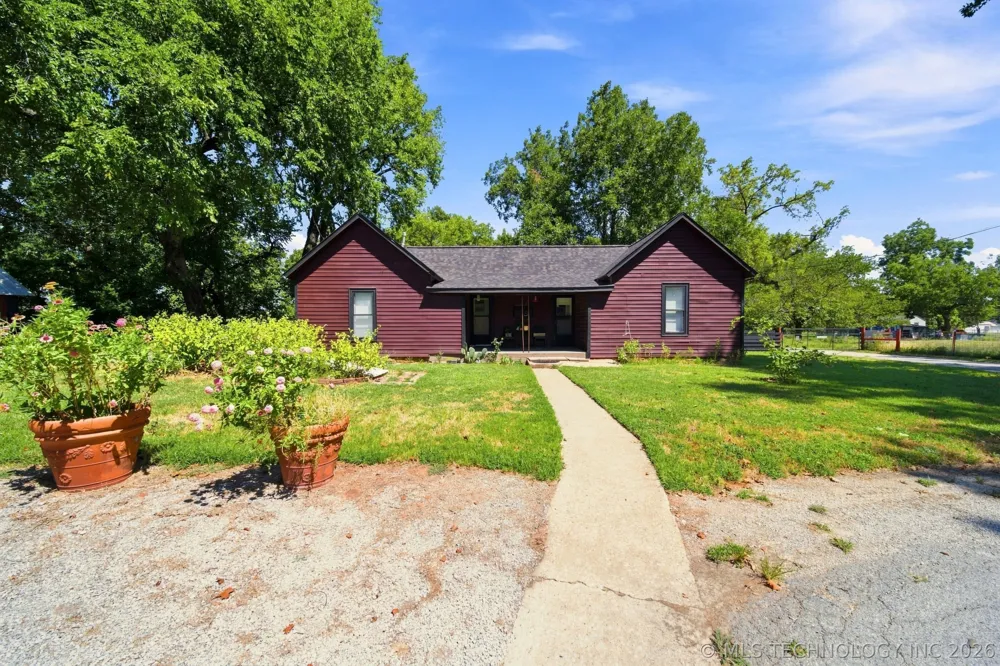 1217 Kansas Street Pawnee, OK 74058
