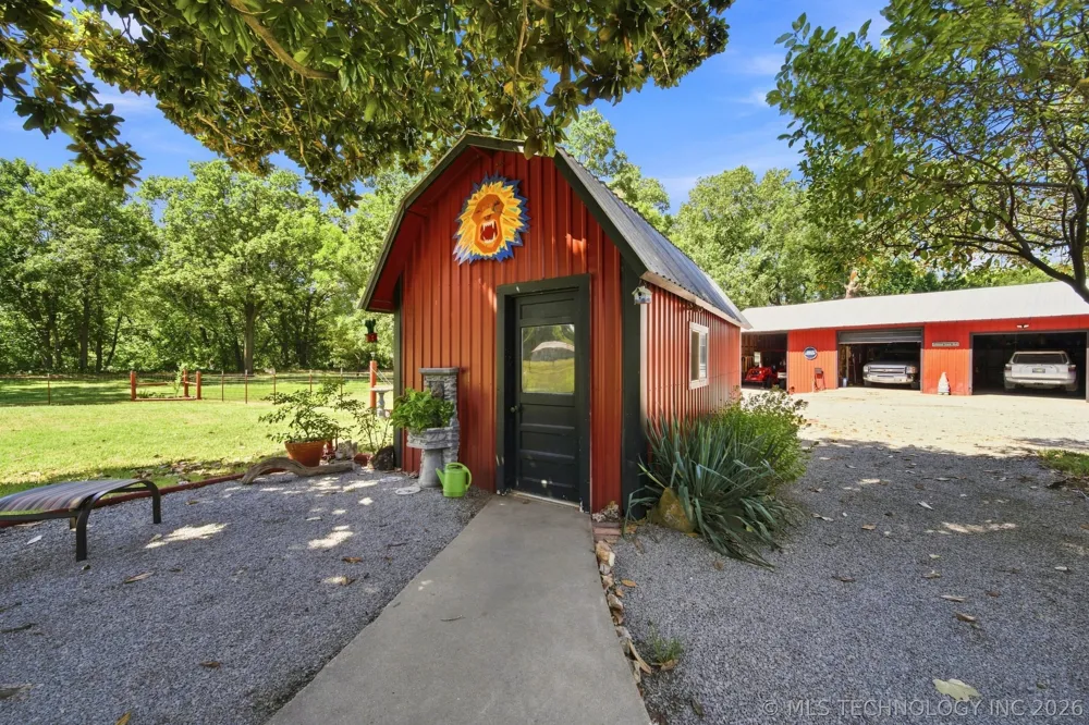 1217 Kansas Street Pawnee, OK 74058