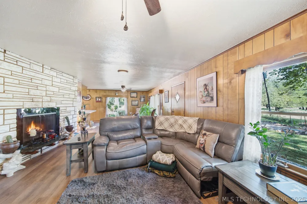 1217 Kansas Street Pawnee, OK 74058