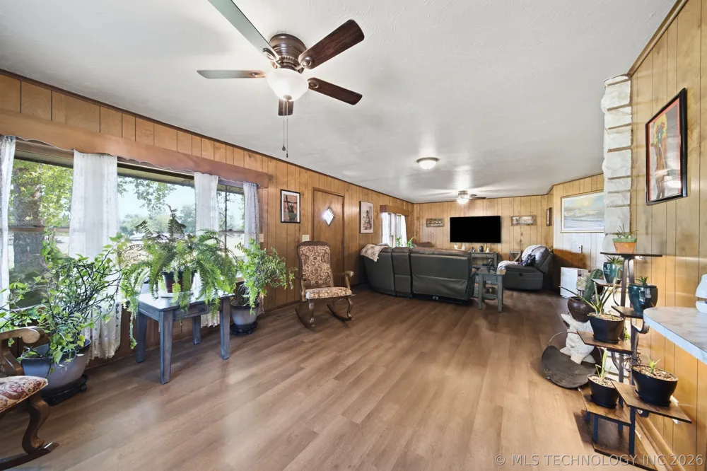 1217 Kansas Street Pawnee, OK 74058