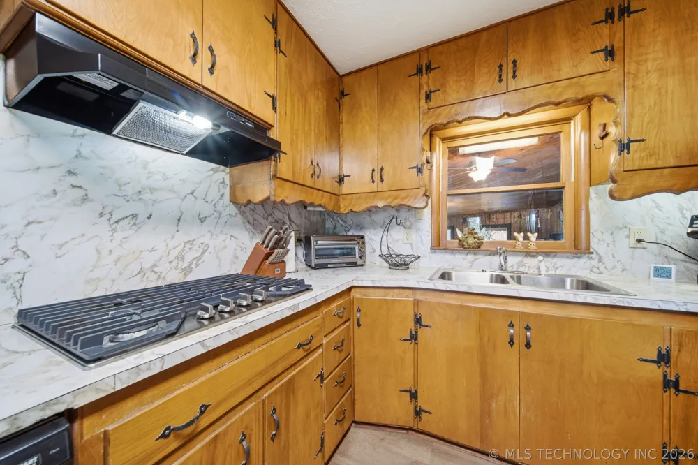 1217 Kansas Street Pawnee, OK 74058