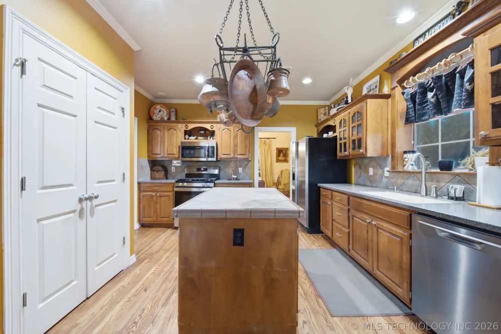 3104 Oak Avenue Broken Arrow, OK 74012