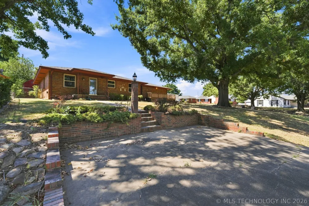325 Hillside Drive Bartlesville, OK 74006