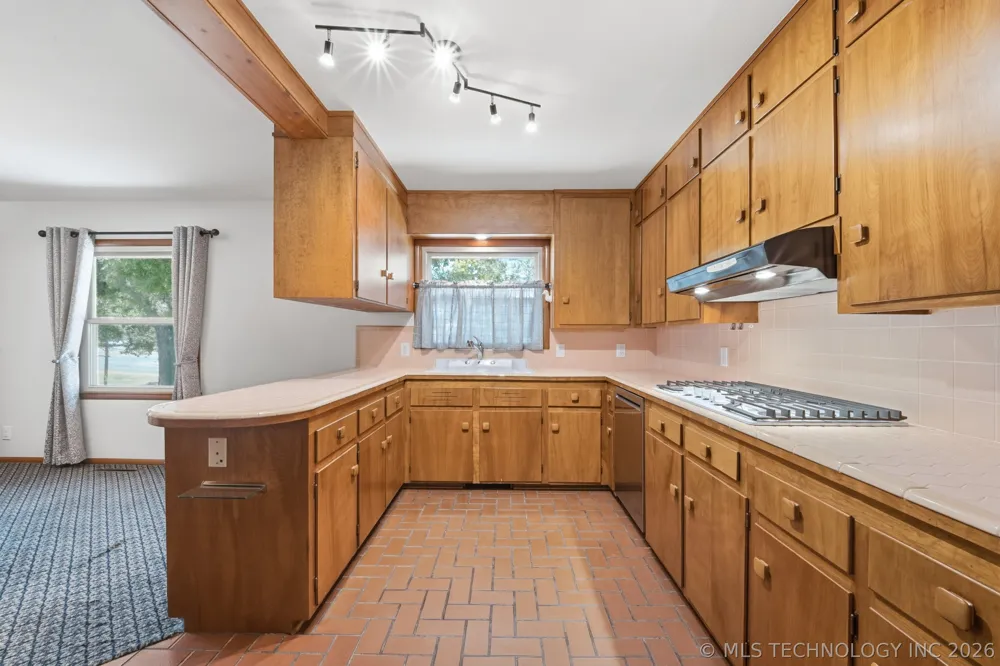 325 Hillside Drive Bartlesville, OK 74006
