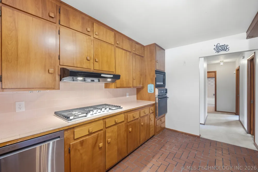 325 Hillside Drive Bartlesville, OK 74006