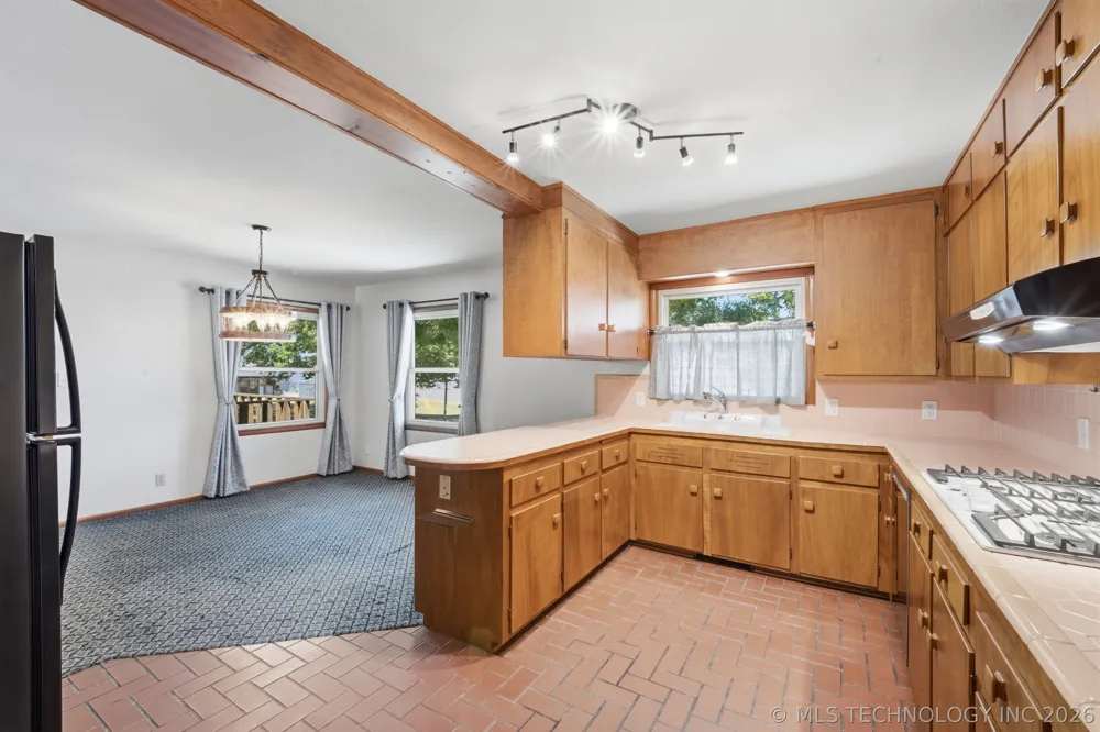 325 Hillside Drive Bartlesville, OK 74006