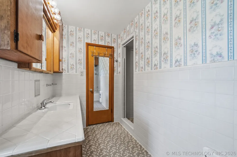 325 Hillside Drive Bartlesville, OK 74006