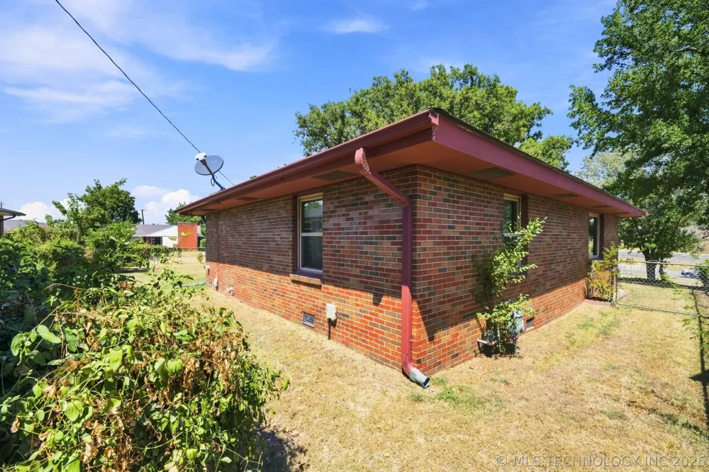 325 Hillside Drive Bartlesville, OK 74006