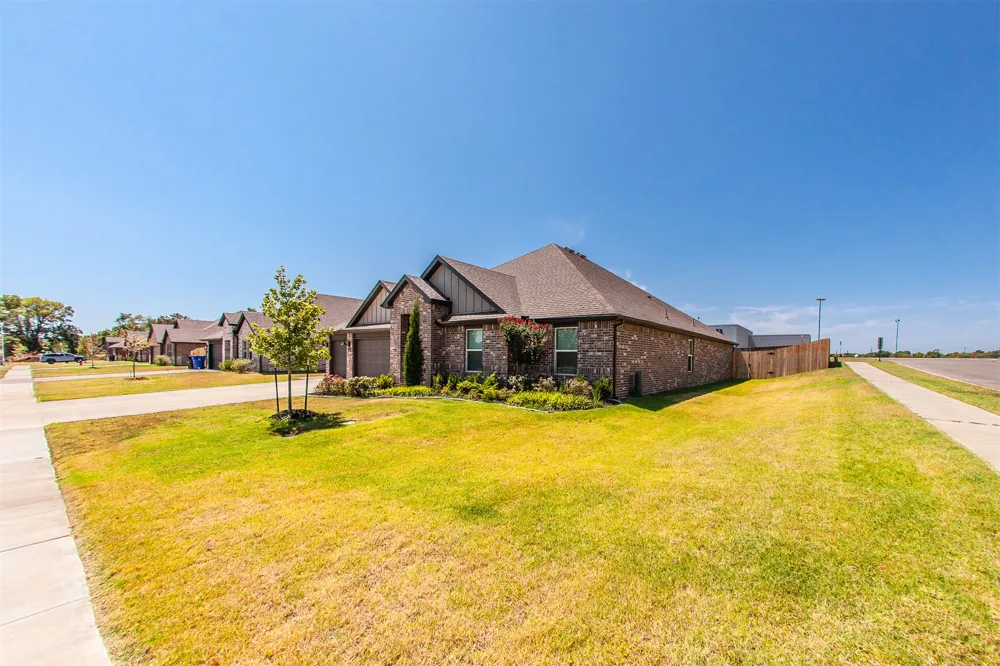 1502 S 72nd Place Broken Arrow, OK 74014