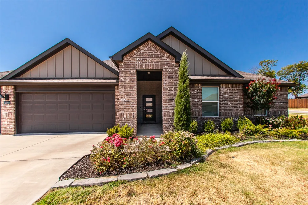 1502 S 72nd Place Broken Arrow, OK 74014