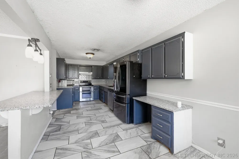 1016 E 13th Street Claremore, OK 74017