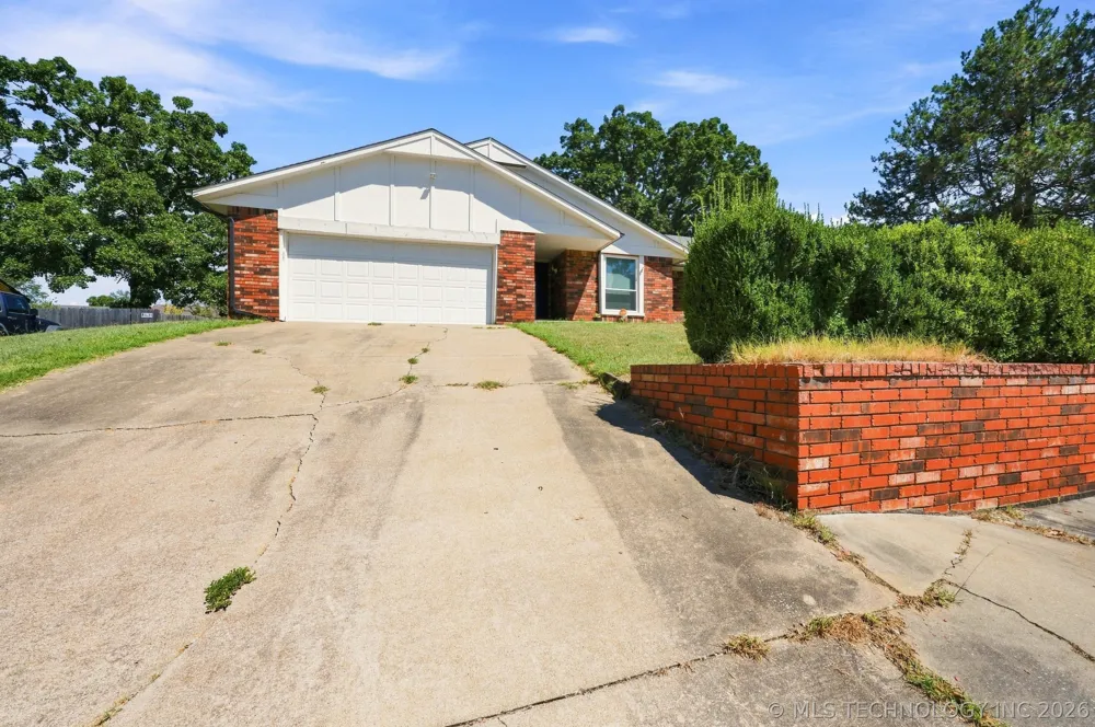 1016 E 13th Street Claremore, OK 74017