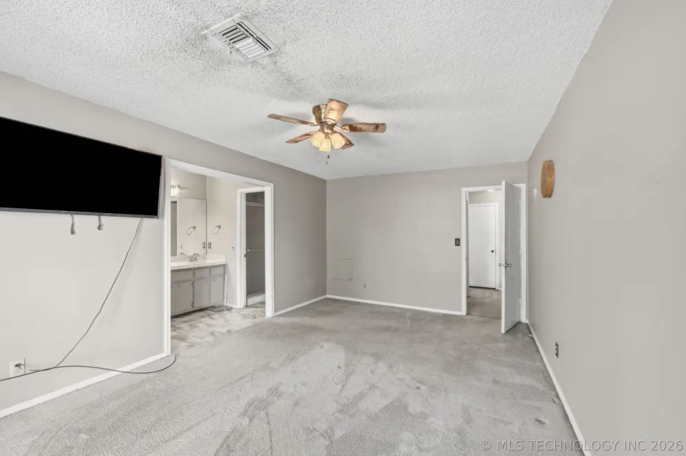 1016 E 13th Street Claremore, OK 74017