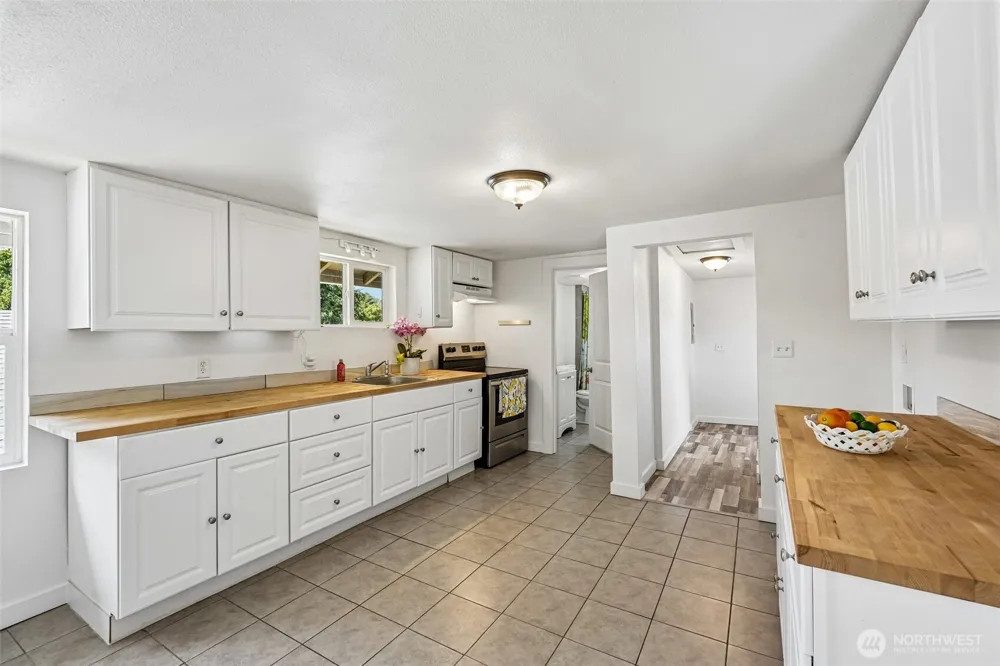 265 17th Avenue Longview, WA 98632
