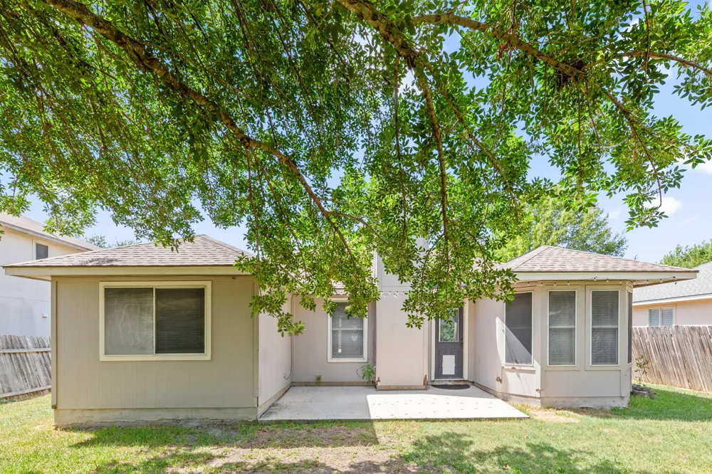 130 Riley Cove Kyle, TX 78640