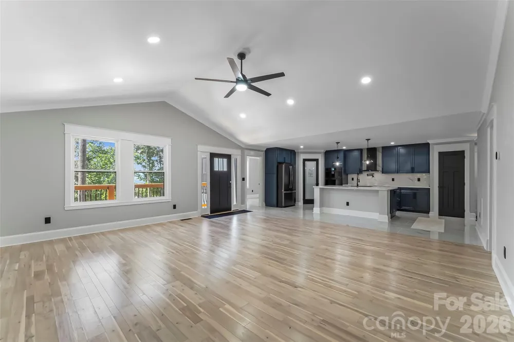 276 Coopers Drive Hendersonville, NC 28739