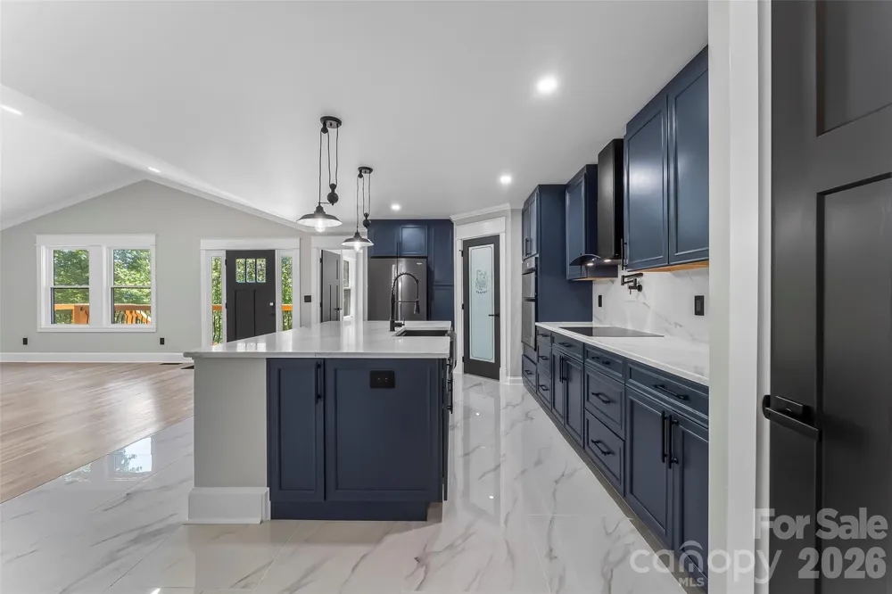 276 Coopers Drive Hendersonville, NC 28739