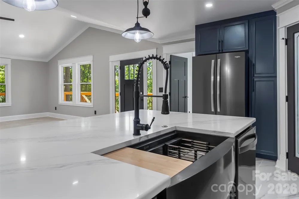276 Coopers Drive Hendersonville, NC 28739