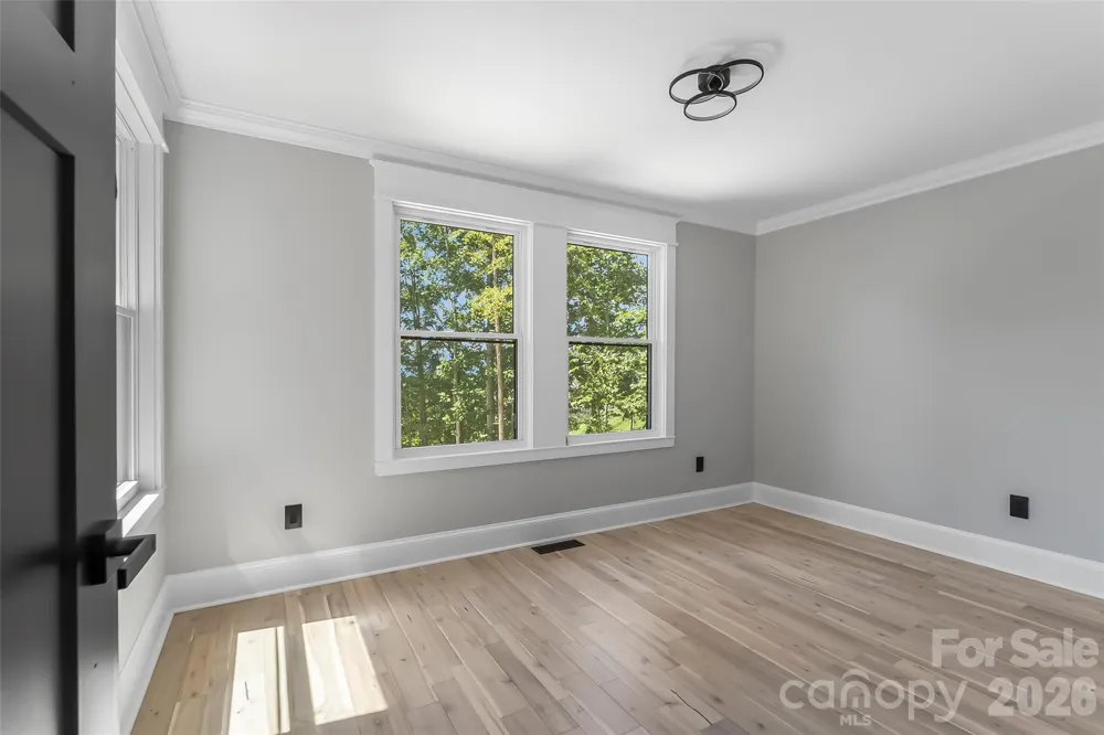 276 Coopers Drive Hendersonville, NC 28739