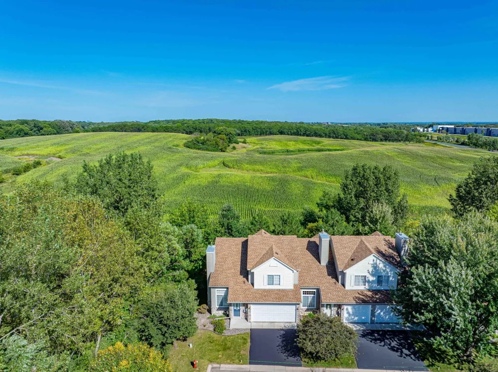 7657 Primrose Place Chanhassen, MN 55317