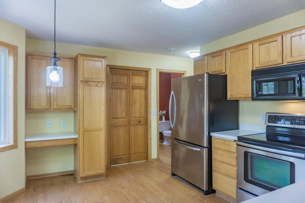 7657 Primrose Place Chanhassen, MN 55317