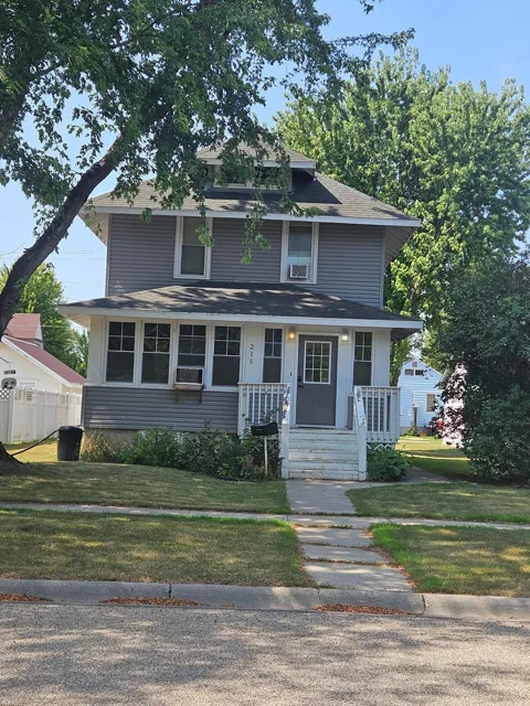 215 8th Street