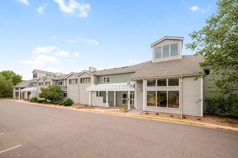 1392 Carling Drive #305 Saint Paul, MN 55108