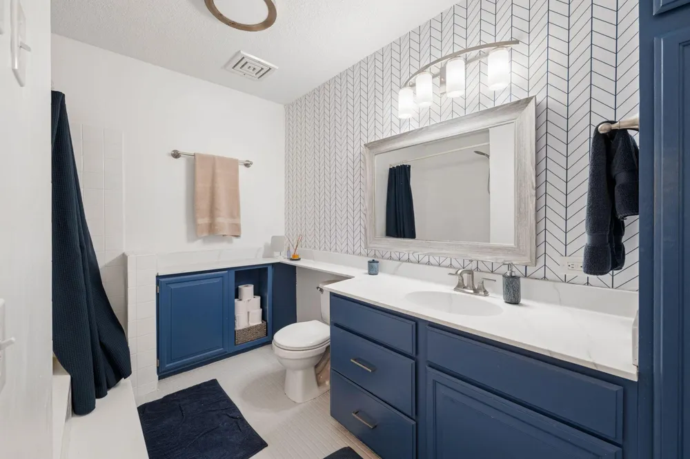 1392 Carling Drive #305 Saint Paul, MN 55108