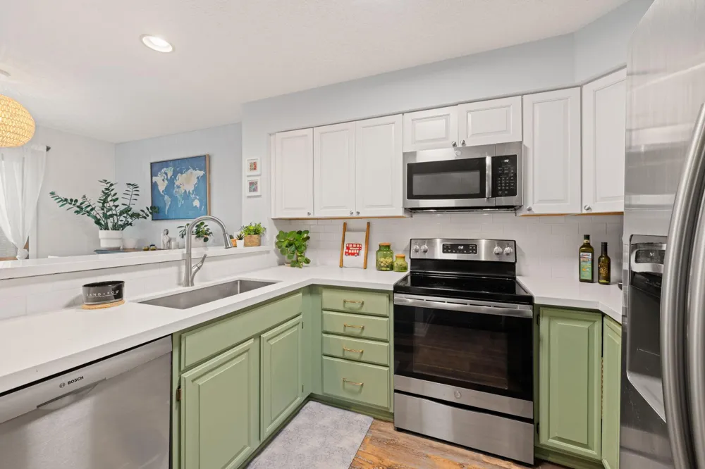 1392 Carling Drive #305 Saint Paul, MN 55108