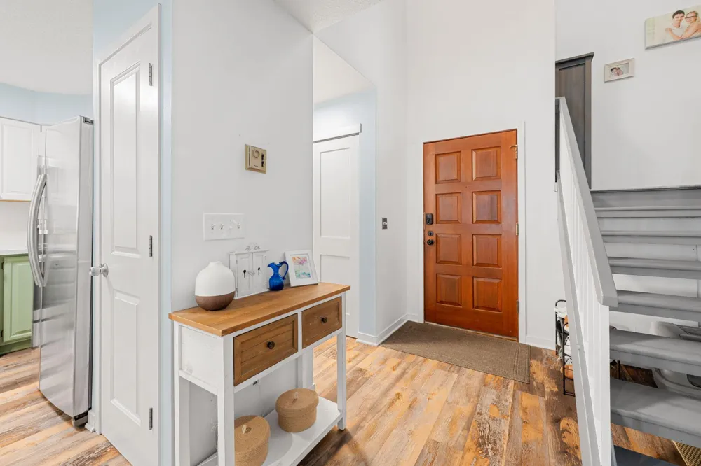 1392 Carling Drive #305 Saint Paul, MN 55108