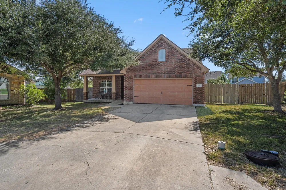 149 Dropper Kyle, TX 78640