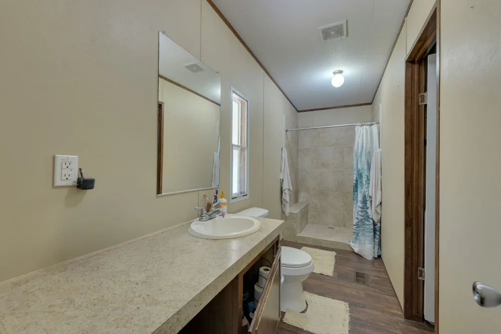 1781 Long Road Lockhart, TX 78644