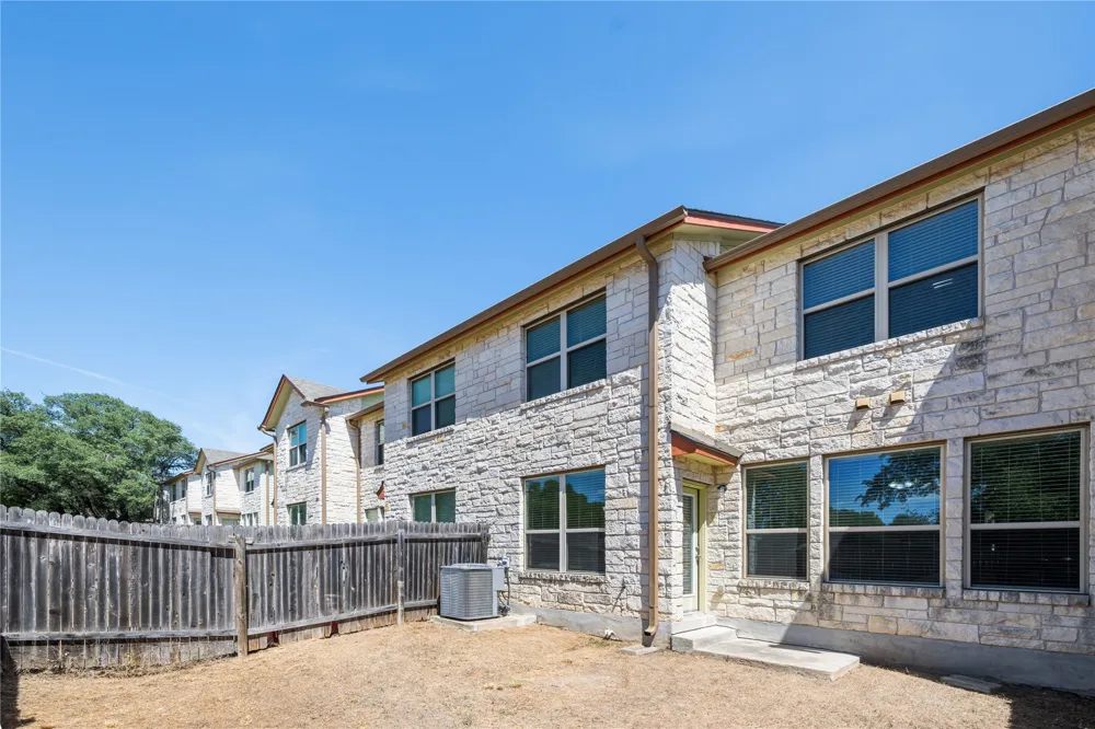 2410 Great Oaks Drive #402 Round Rock, TX 78681