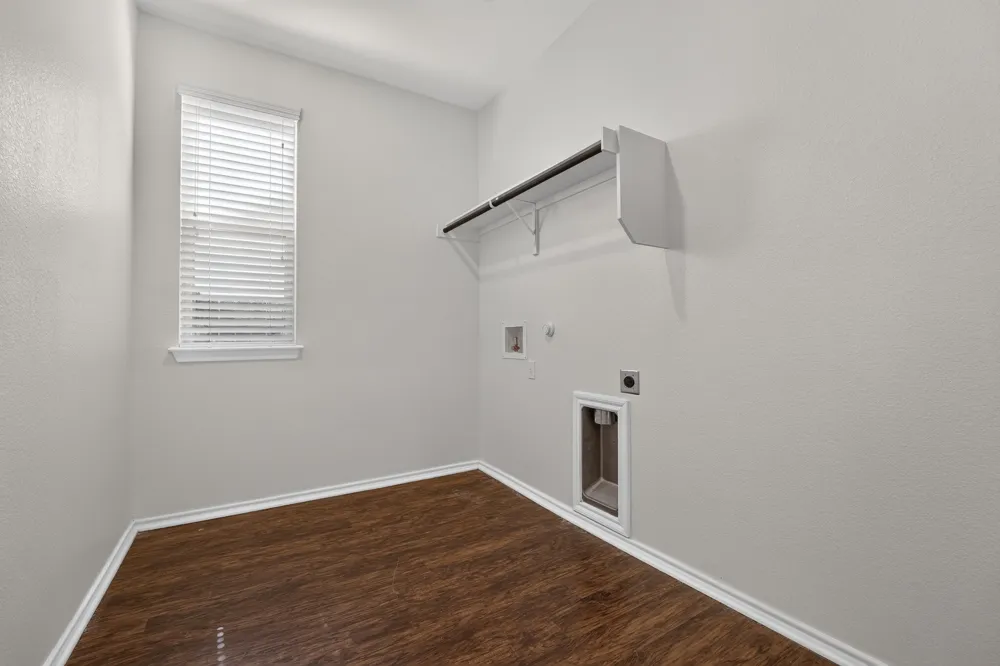 8013 Turnberry Lane Austin, TX 78744