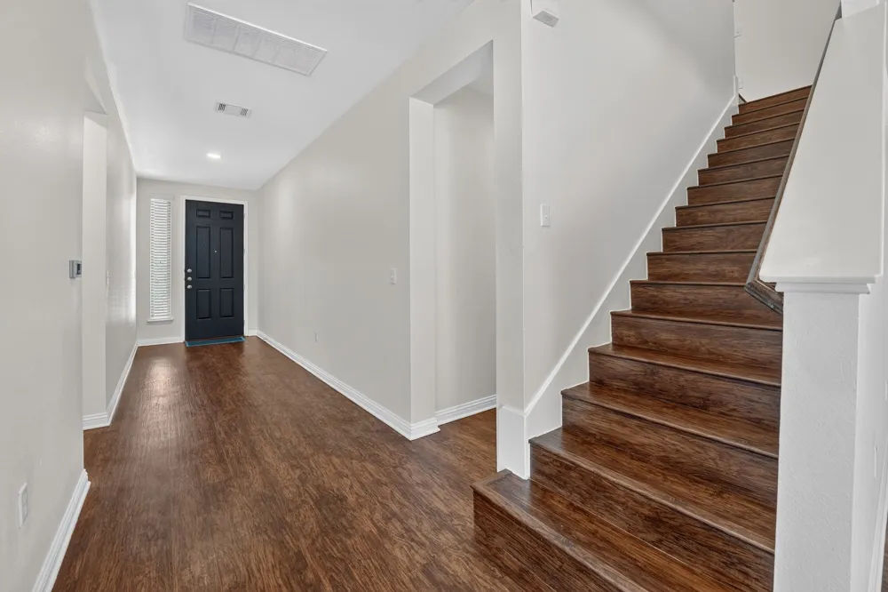 8013 Turnberry Lane Austin, TX 78744