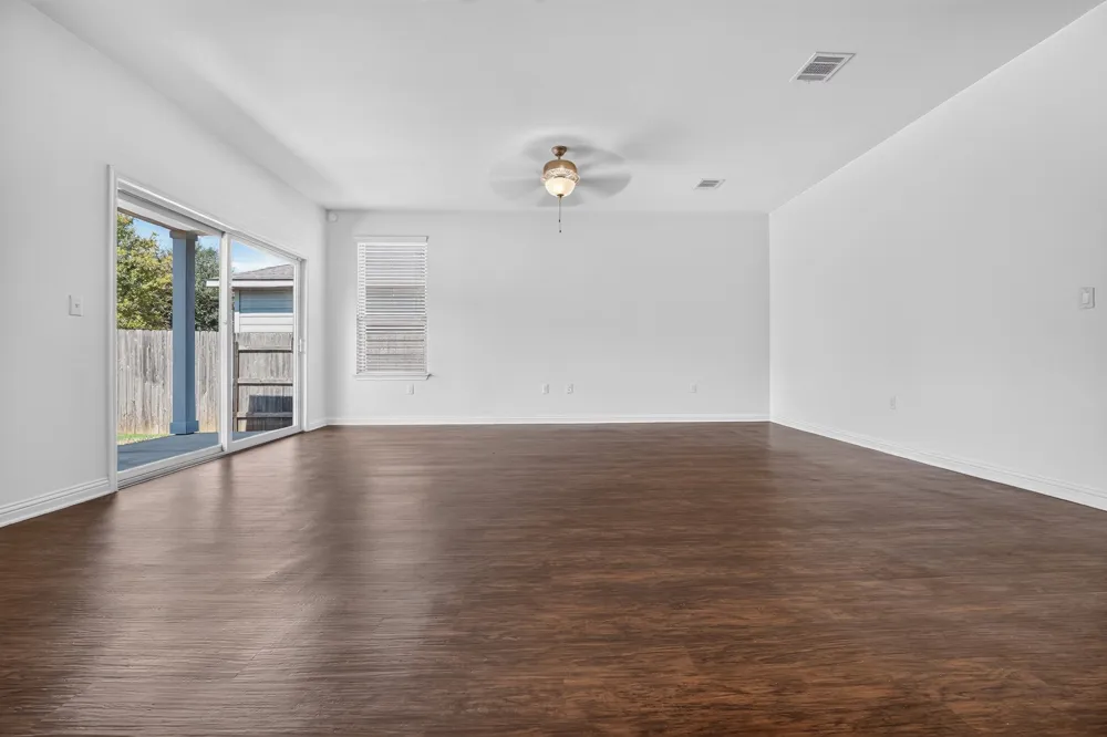 8013 Turnberry Lane Austin, TX 78744