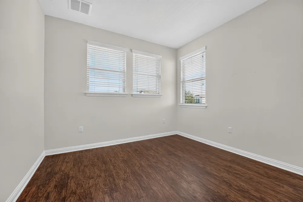 8013 Turnberry Lane Austin, TX 78744