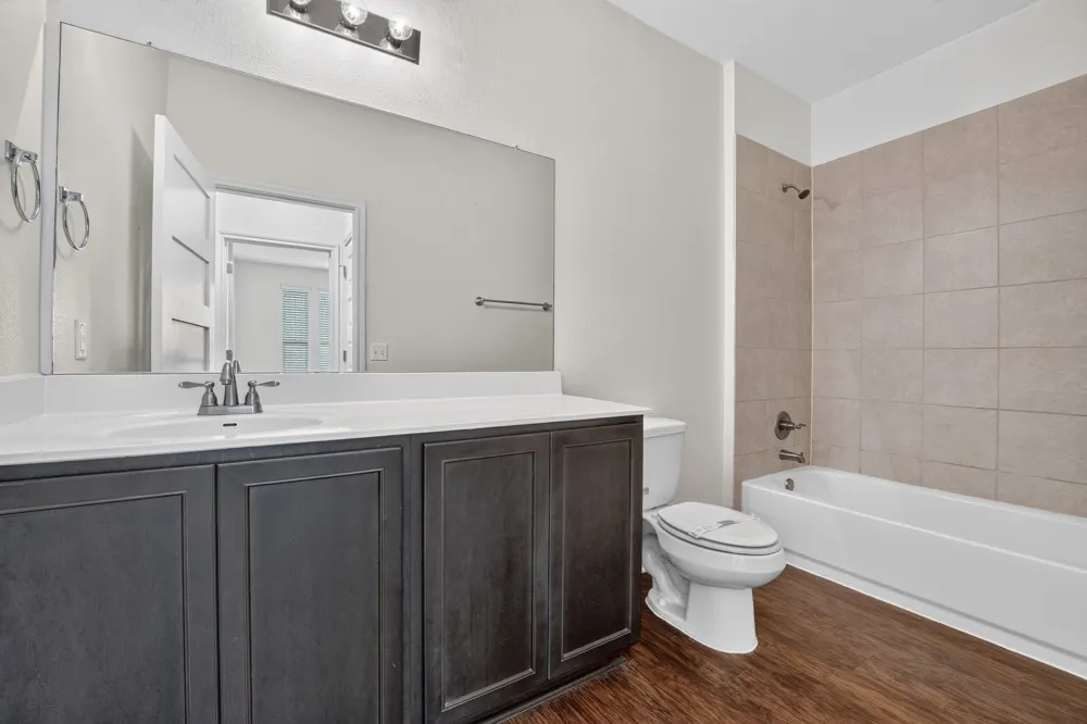 8013 Turnberry Lane Austin, TX 78744