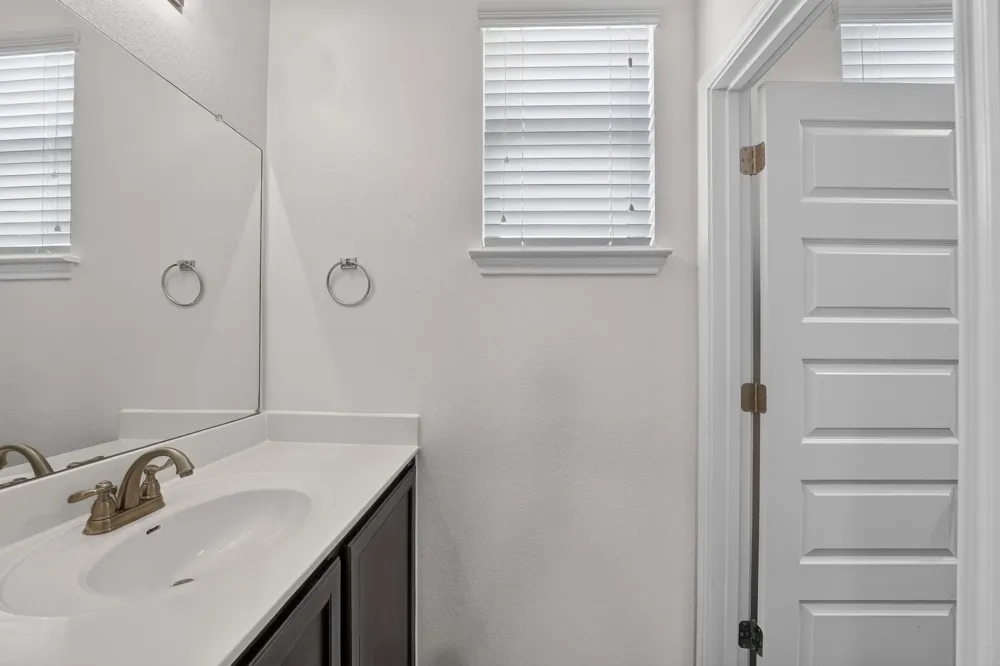 8013 Turnberry Lane Austin, TX 78744