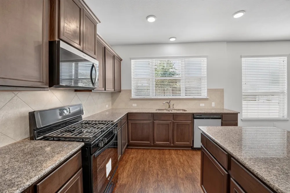 8013 Turnberry Lane Austin, TX 78744