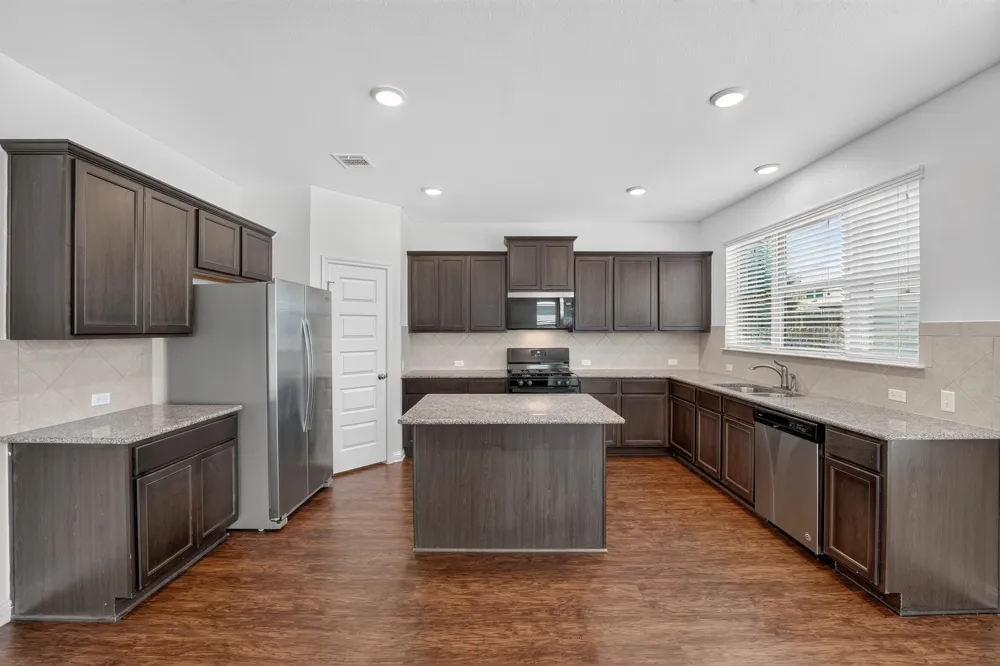 8013 Turnberry Lane Austin, TX 78744
