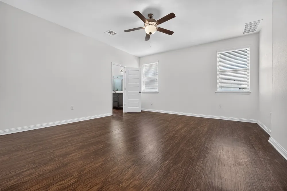 8013 Turnberry Lane Austin, TX 78744
