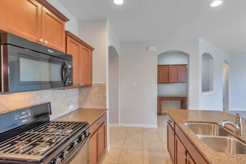 2012 Elaina Loop Leander, TX 78641